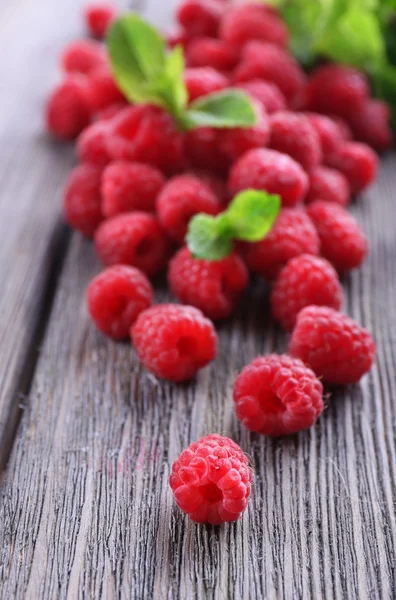 Ripe sweet raspberries — Stock Photo, Image