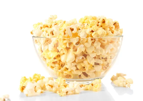Popcorn in glazen schaal — Stockfoto