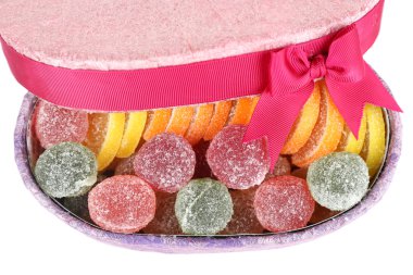 asabi jöle şekerler hediye kutusunda üzerinde beyaz izole