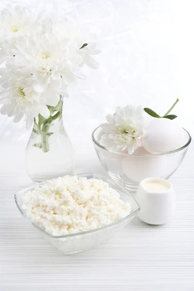 Tasty dairy products on wooden table — Stock Photo, Image