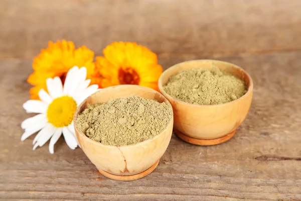 Dry henna powder in bowl — Stock Photo, Image