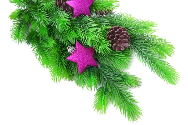 Vánoční dekorativní hvězdy na jedle, izolované na bílém — Stock fotografie