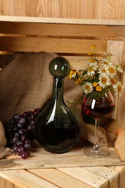 Bella natura morta con bottiglie di vino — Foto Stock