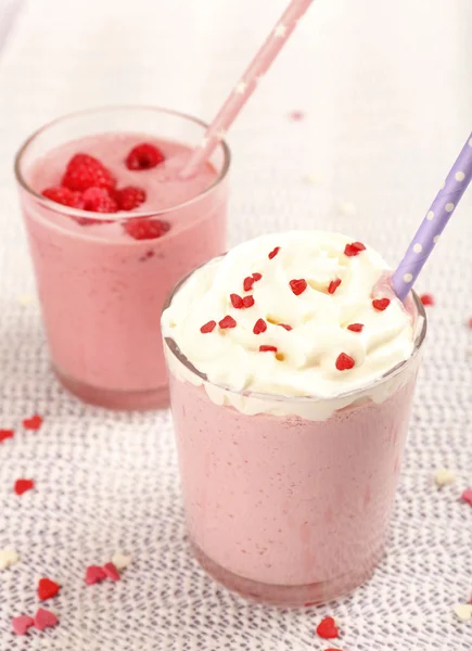 Delizioso milkshake sul tavolo — Foto Stock