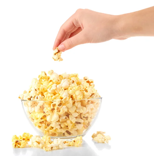 Popcorn dalam mangkuk kaca terisolasi di atas putih — Stok Foto