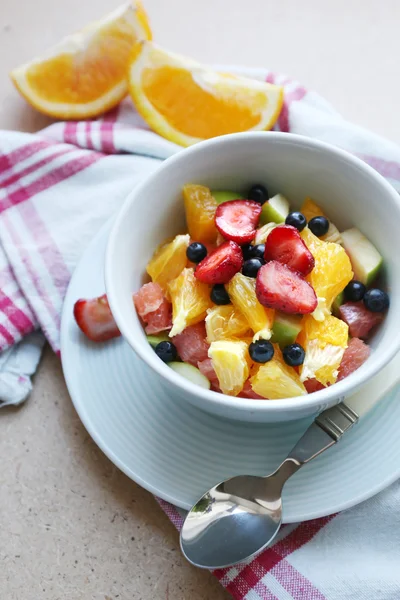 Insalata di frutta fatta in casa utile, primo piano — Foto Stock