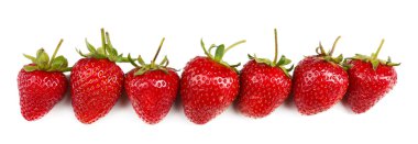 beyaz izole kırmızı olgun çilek