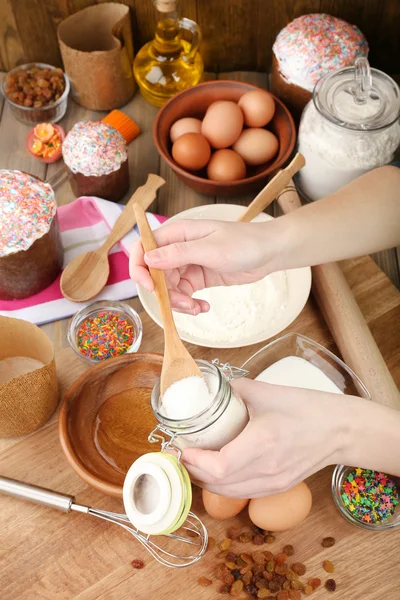 Easter cake preparing in kitchen — Stock Photo, Image