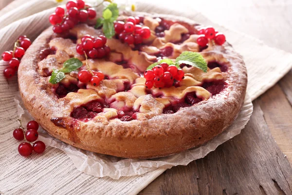 Gâteau savoureux aux baies — Photo