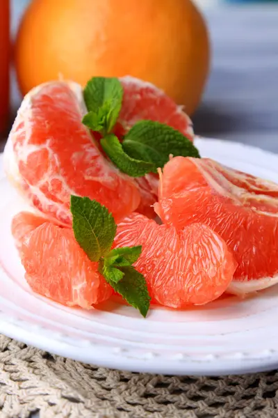 Ripe peeled grapefruits — Stock Photo, Image