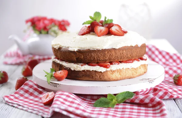 Heerlijke biscuit taart — Stockfoto