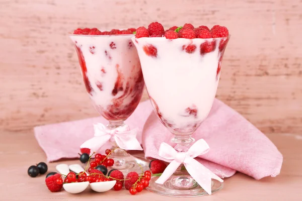Tasty raspberry dessert — Stock Photo, Image