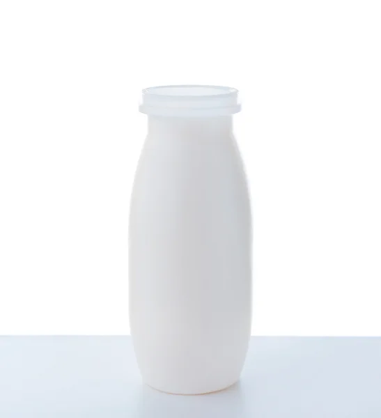 Weiße Flasche Joghurt — Stockfoto