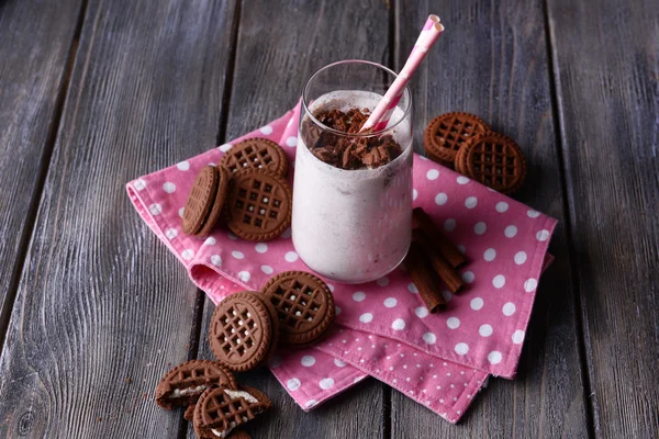 Cóctel de leche con galletas de chocolate — Foto de Stock