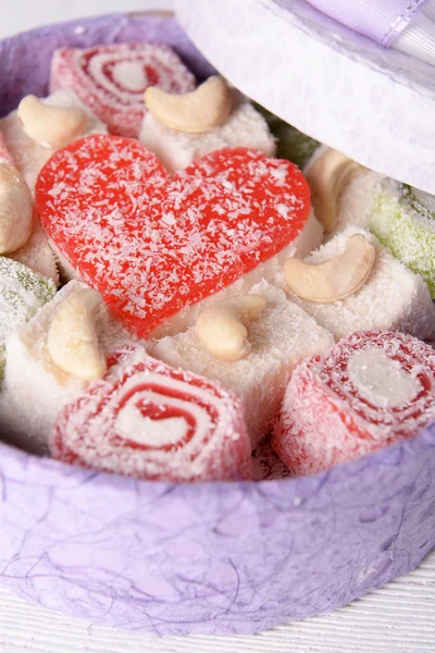 Caja de regalo con dulces — Foto de Stock