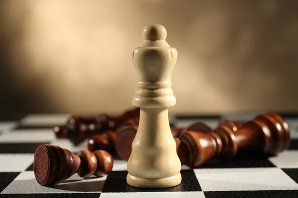 Szachowa szachownica z pionkami — Zdjęcie stockowe