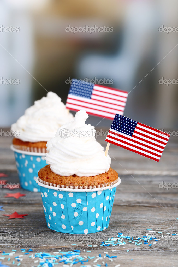 American patriotic holiday cupcakes