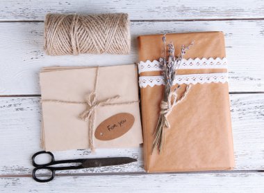 doğal tarzı el işi hediye kutusu