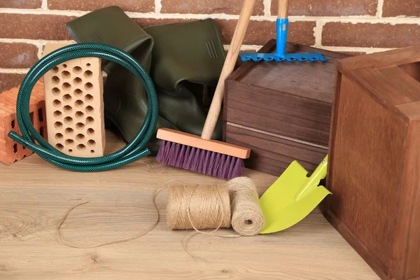 Verschillende hulpmiddelen voor tuinman — Stockfoto