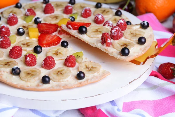 Pizza dulce con frutas — Foto de Stock