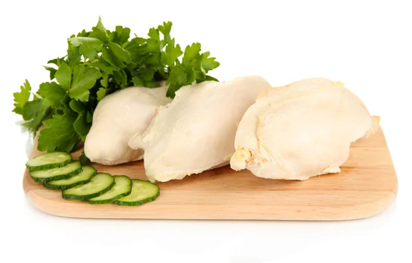 Petto di pollo bollito su tagliere di legno isolato su bianco — Foto Stock