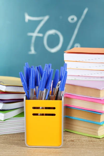 Material de escritório na mesa — Fotografia de Stock