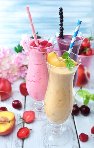 Delicious smoothie on table, close-up — Stock Photo, Image