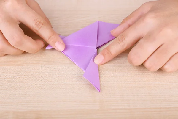 Origami şekil, yapım el yakın çekim — Stok fotoğraf