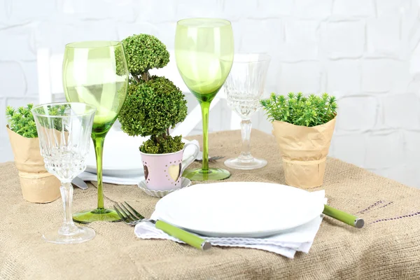 Trendige Tischdekoration im Restaurant — Stockfoto