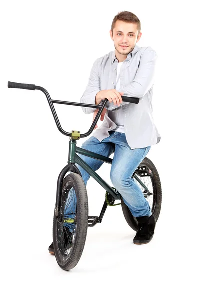 Bmx üzerinde genç çocuk — Stok fotoğraf