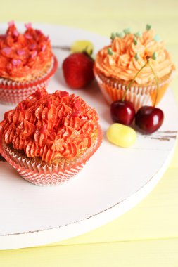 Tablo, lezzetli kekler yakın çekim