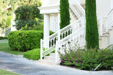 Ev güzel peyzaj ile