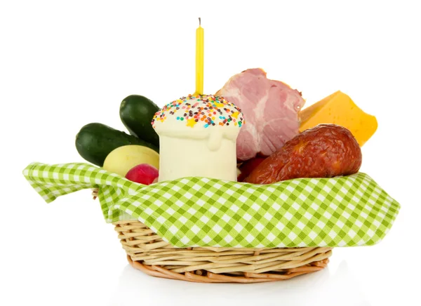 复活节篮子： 传统复活节食品在柳条篮子里，白色衬底上分离的概念照片 — 图库照片