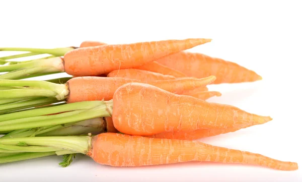 Свежая морковь, выделенная на белом — стоковое фото