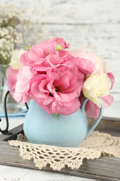 Eustoma fleurs en vase — Photo