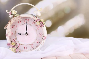 çiçek ile çalar saat