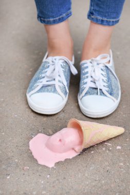 dondurma asfalt üst görünümü düştü