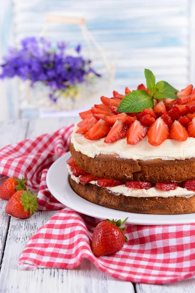 Heerlijke biscuit taart — Stockfoto