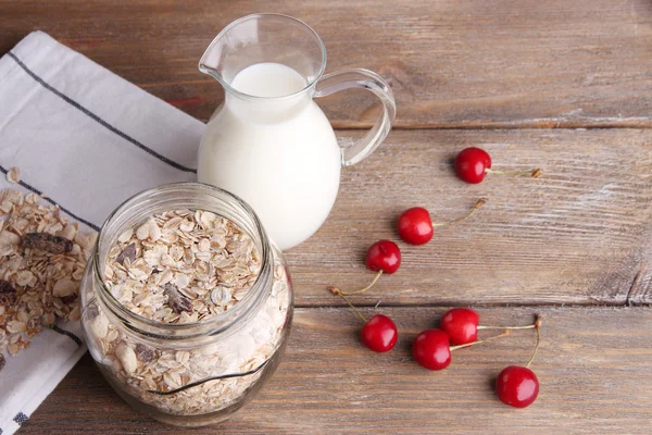 Granola de casă în borcan de sticlă — Fotografie, imagine de stoc