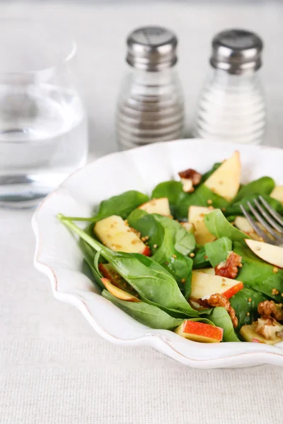 Green salad with spinach — Stock Photo, Image