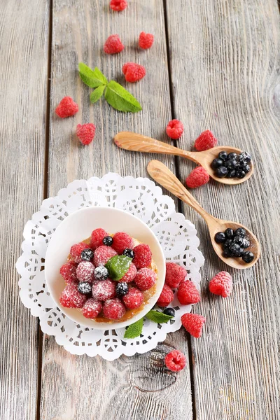 Süße Kuchen mit Beeren — Stockfoto