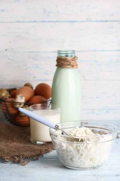 Dairy products and fresh eggs — Stock Photo, Image