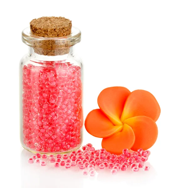Láhev s barevnými korálky — Stock fotografie