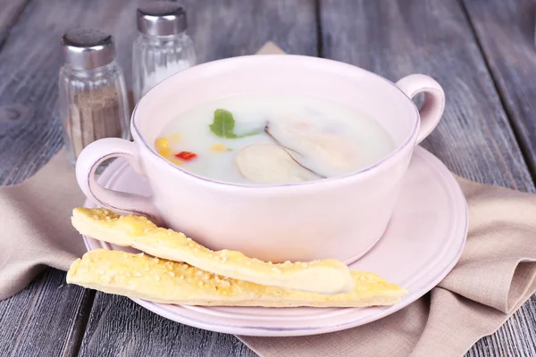 Tasty soup with oysters — Stock Photo, Image