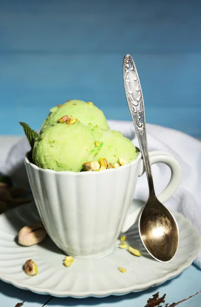 Smaczne lody pistacjowe — Stockfoto