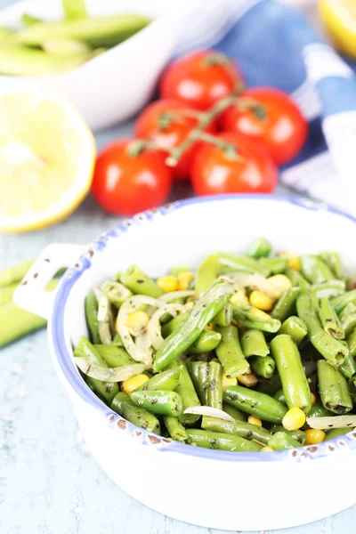 Salade met groene bonen en maïs — Stockfoto