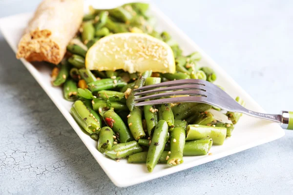 Salada com feijão verde e milho — Fotografia de Stock