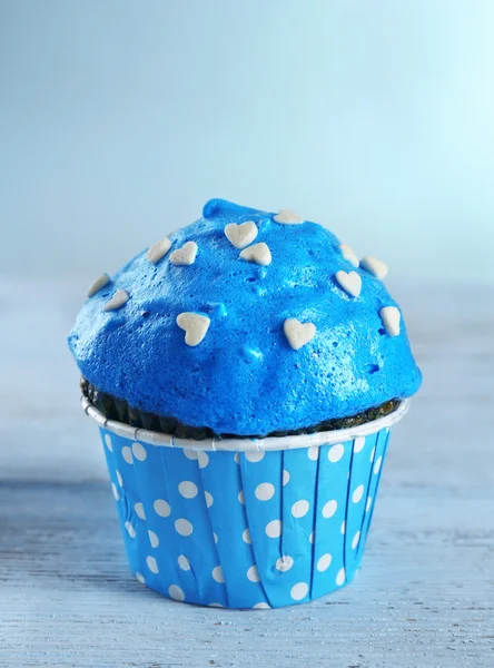 Tasty cupcake on table — Stock Photo, Image