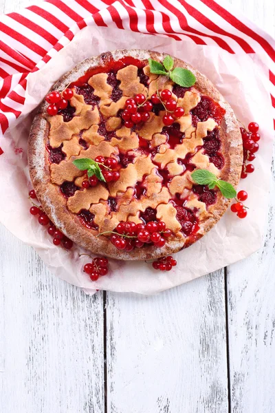 Tasty cake with berries — Stock Photo, Image