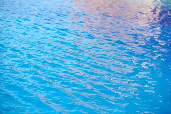 Μπλε νερό στην πισίνα — Φωτογραφία Αρχείου